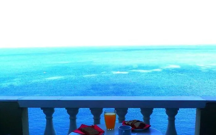 Ξενοδοχείο Seaside Λουτράκι